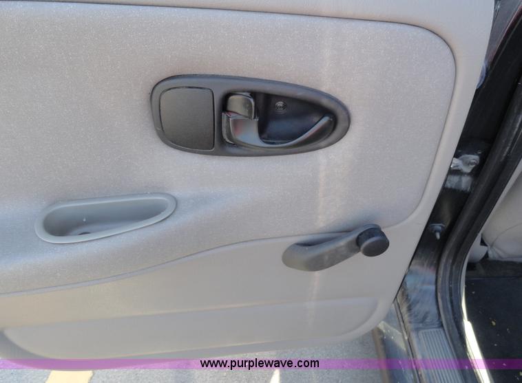 image for item A3184 2000 Saturn SL1