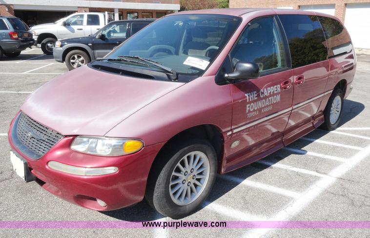 image for item A3187 1999 Chrysler Town & Country LX mini van