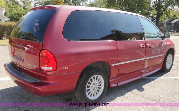 image for item A3187 1999 Chrysler Town & Country LX mini van
