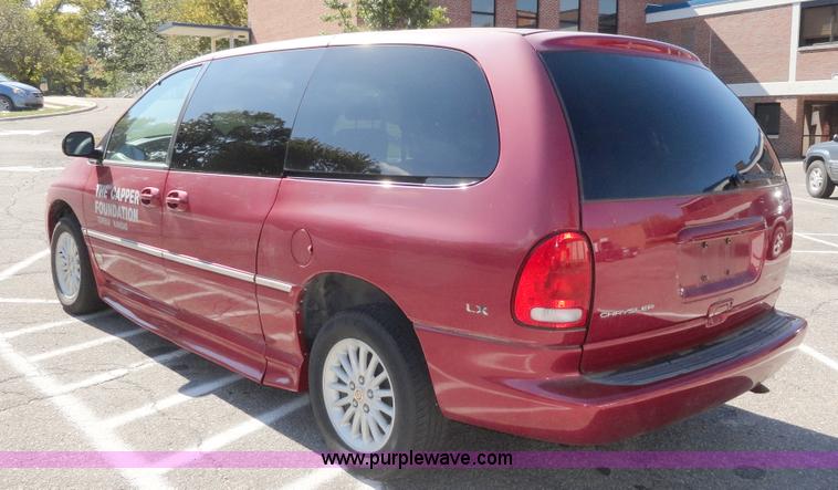 image for item A3187 1999 Chrysler Town & Country LX mini van