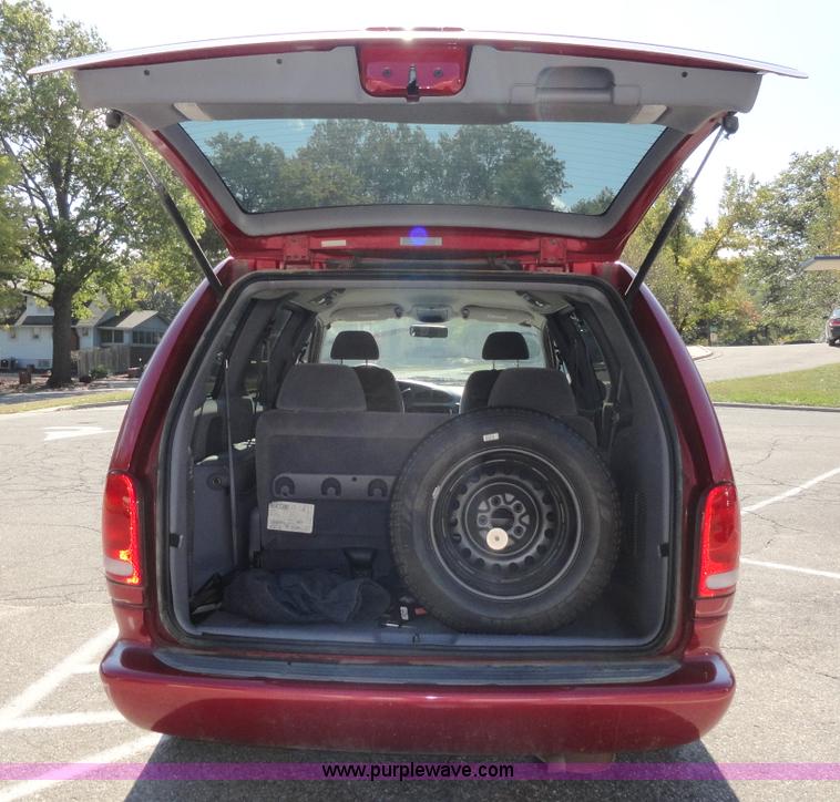 image for item A3187 1999 Chrysler Town & Country LX mini van