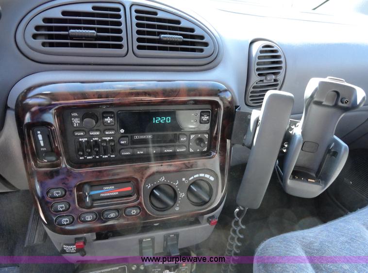 image for item A3187 1999 Chrysler Town & Country LX mini van