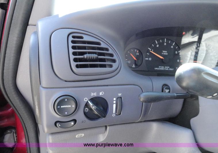 image for item A3187 1999 Chrysler Town & Country LX mini van