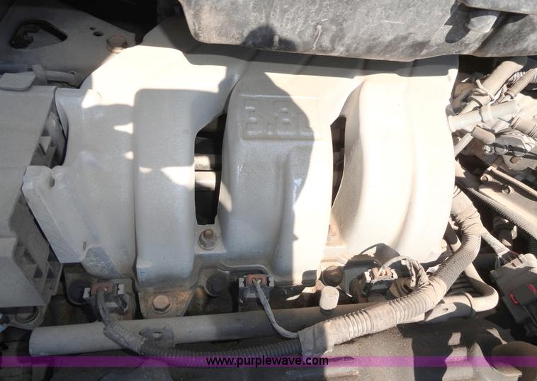 image for item A3187 1999 Chrysler Town & Country LX mini van