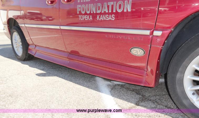 image for item A3187 1999 Chrysler Town & Country LX mini van