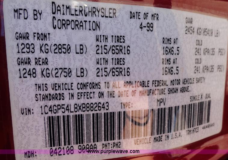 image for item A3187 1999 Chrysler Town & Country LX mini van