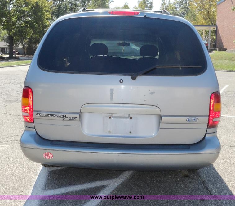 image for item A3188 1995 Ford Windstar LX mini van