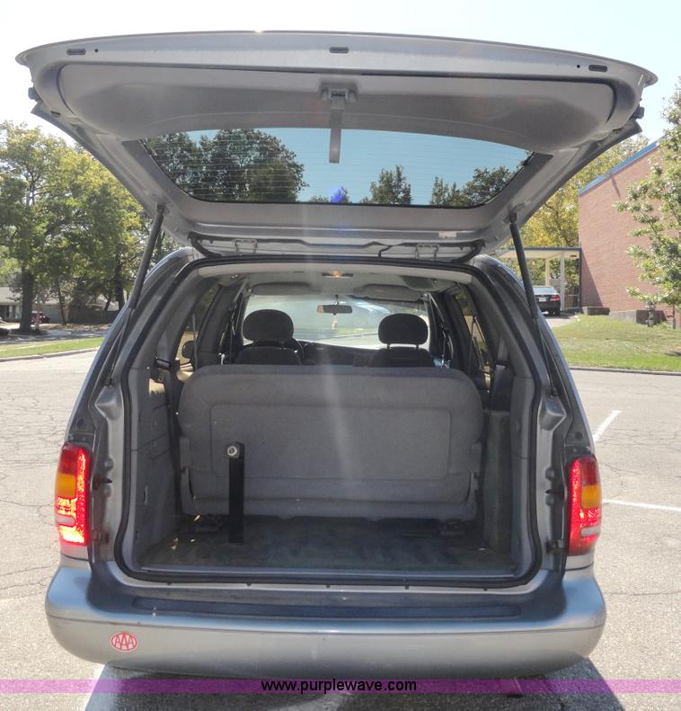 image for item A3188 1995 Ford Windstar LX mini van