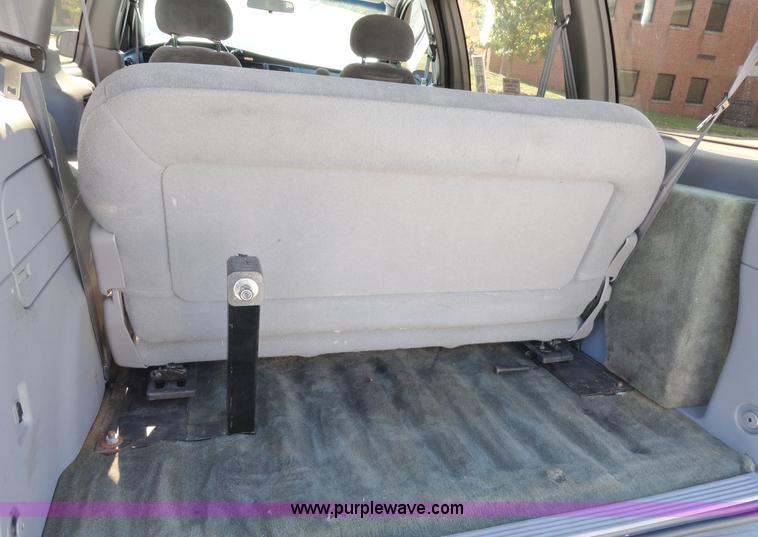 image for item A3188 1995 Ford Windstar LX mini van