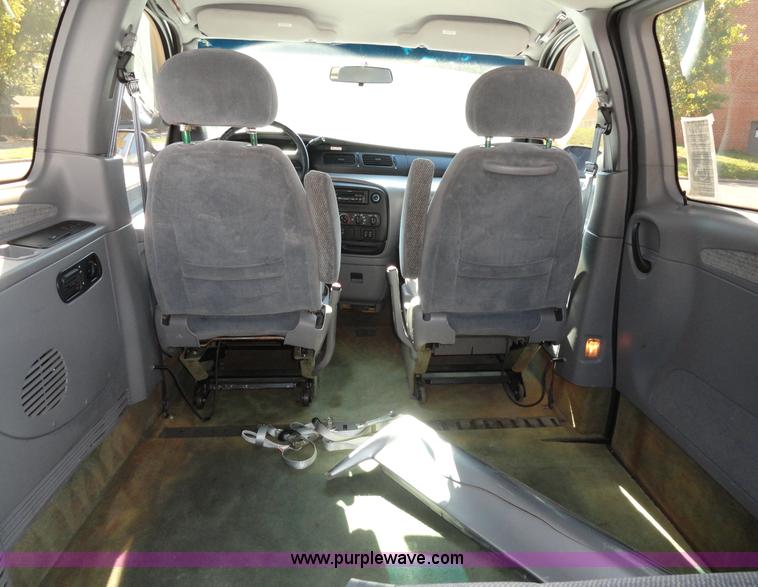 image for item A3188 1995 Ford Windstar LX mini van