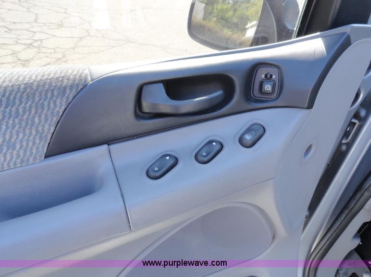 image for item A3188 1995 Ford Windstar LX mini van