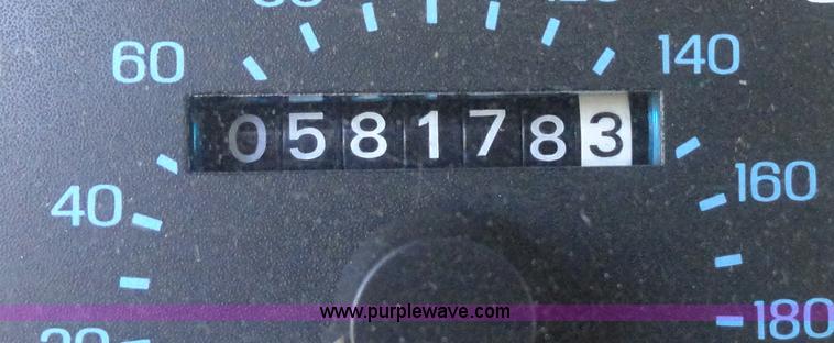 image for item A3188 1995 Ford Windstar LX mini van