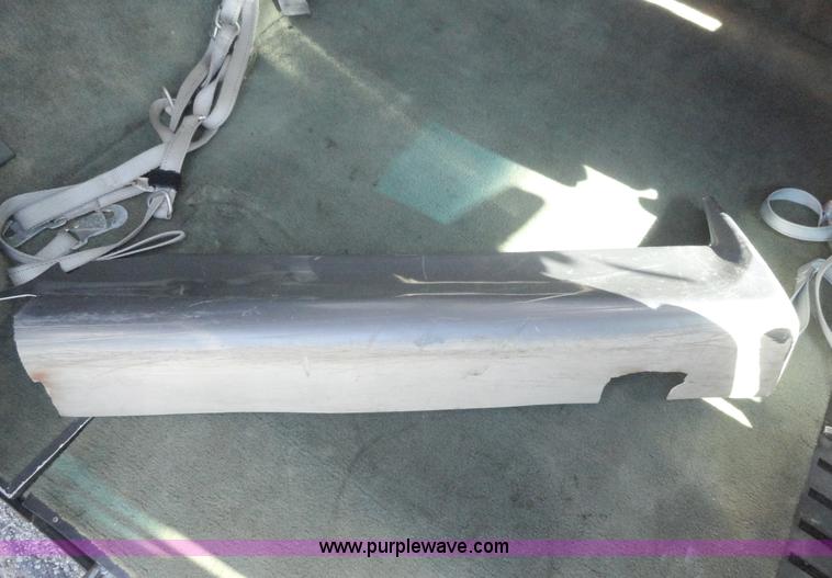 image for item A3188 1995 Ford Windstar LX mini van