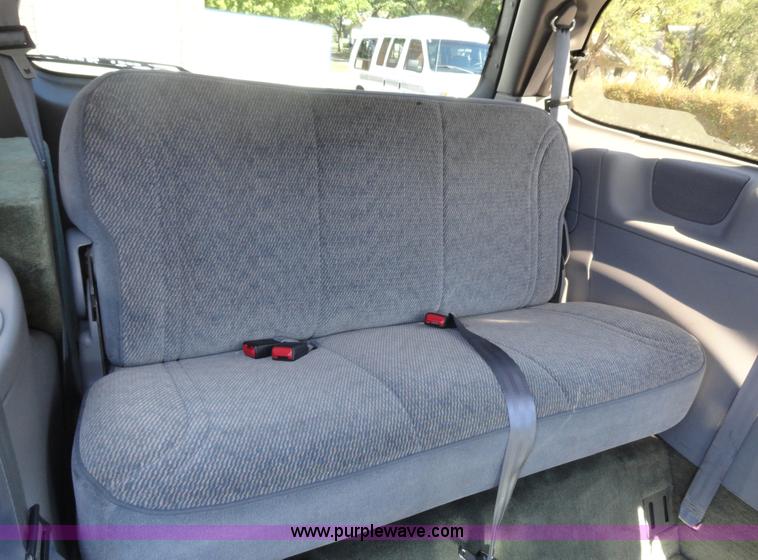 image for item A3188 1995 Ford Windstar LX mini van