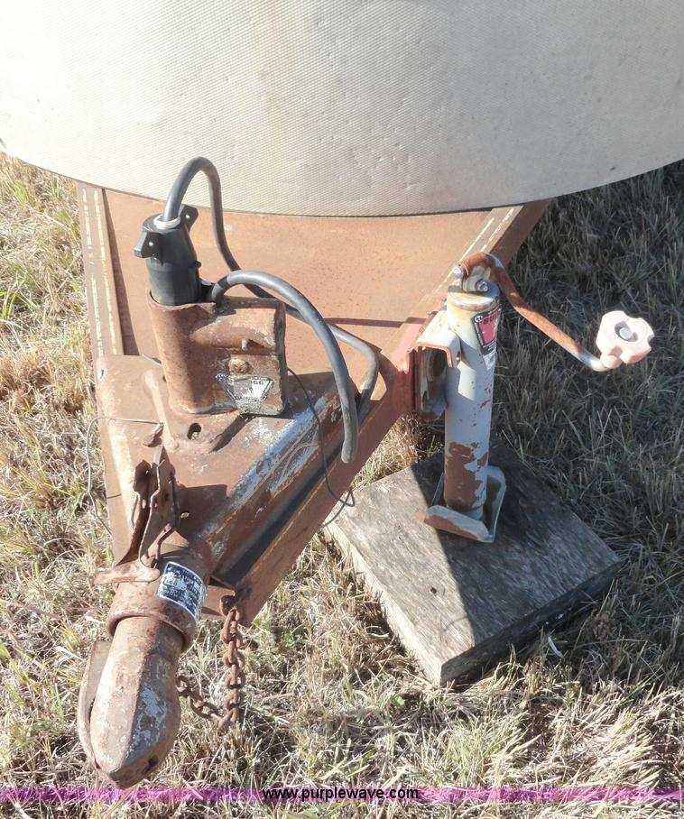 image for item A3246 1988 Rawhide 16' horse trailer