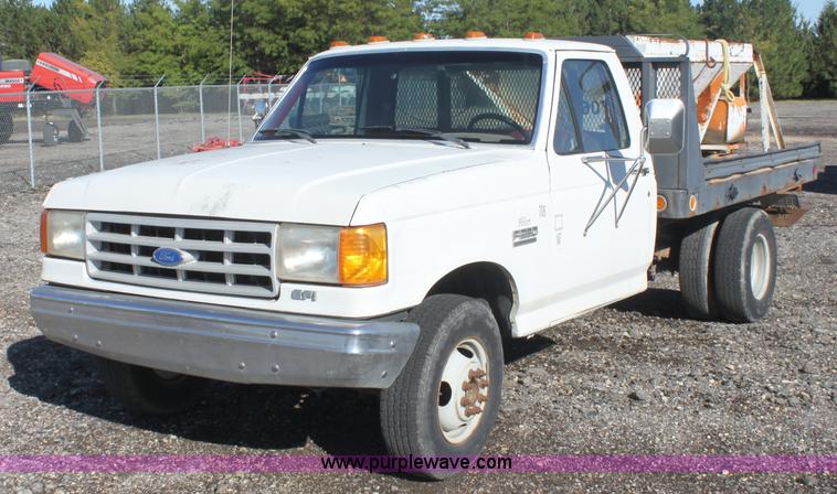image for item A3602 1990 Ford F350 XL pickup truck