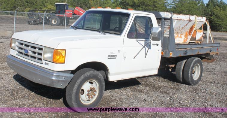 image for item A3602 1990 Ford F350 XL pickup truck