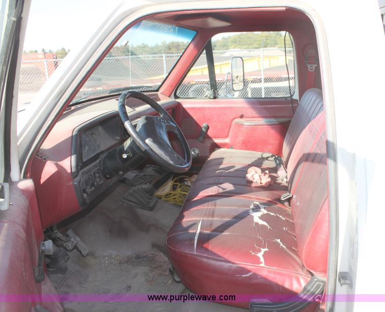 image for item A3602 1990 Ford F350 XL pickup truck