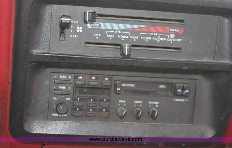 image for item A3602 1990 Ford F350 XL pickup truck