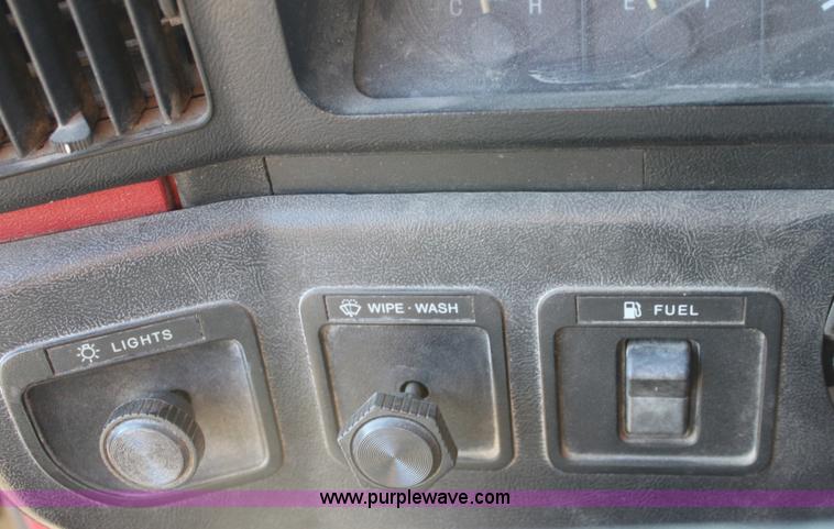 image for item A3602 1990 Ford F350 XL pickup truck