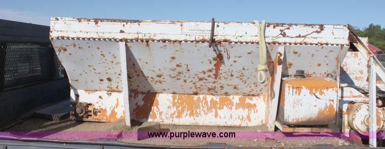 image for item A3602 1990 Ford F350 XL pickup truck