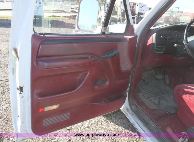 image for item A3603 1997 Ford F350 XLT pickup truck