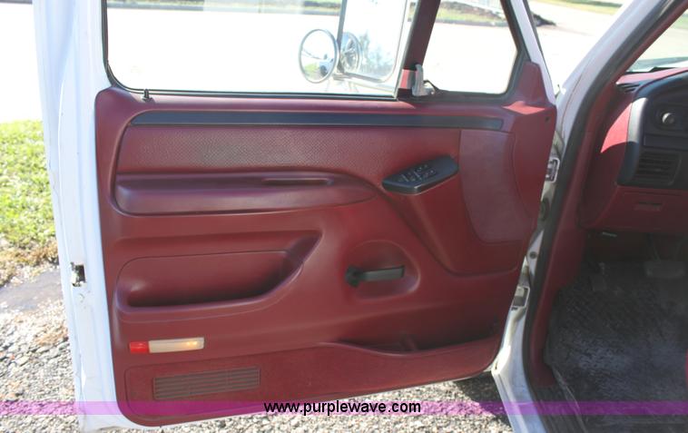 image for item A3604 1997 Ford F350 XLT pickup truck