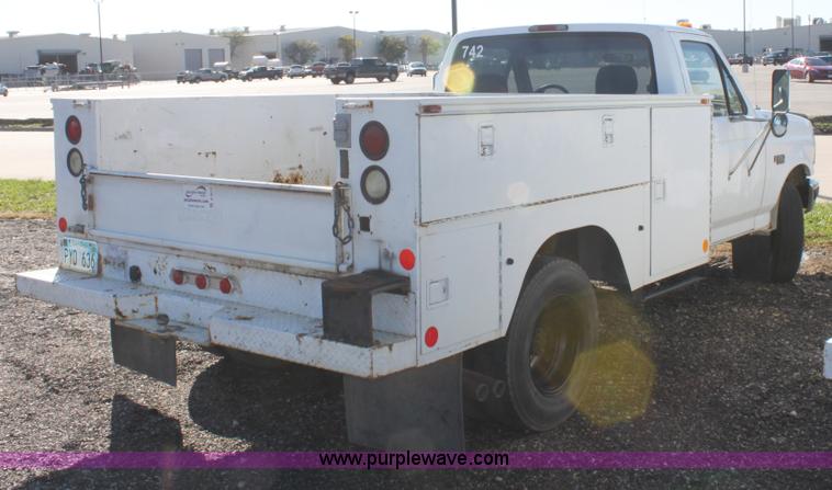 image for item A3610 1994 Ford F350 XLT pickup truck