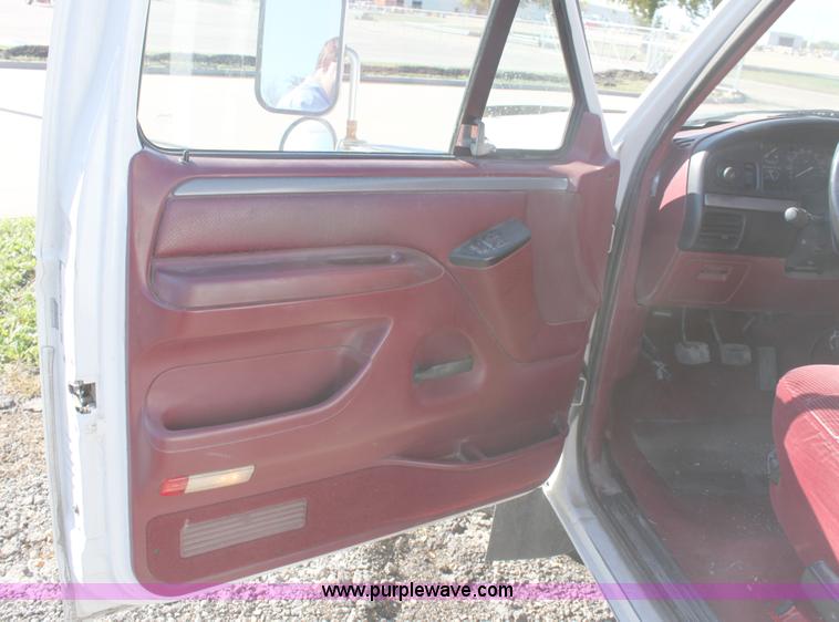 image for item A3610 1994 Ford F350 XLT pickup truck