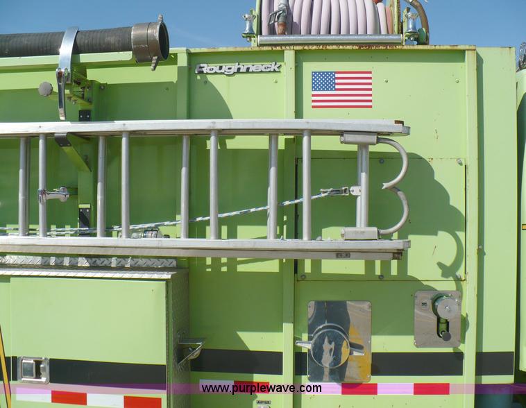 image for item A4871 1985 Ford F800 firetruck