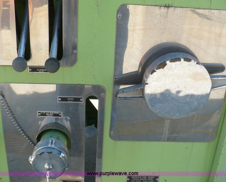 image for item A4871 1985 Ford F800 firetruck