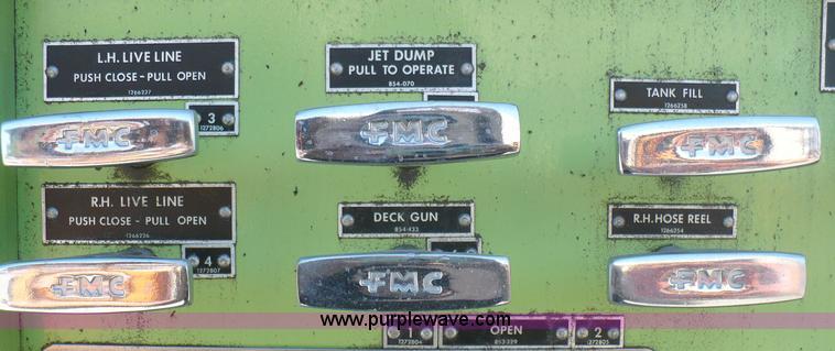 image for item A4871 1985 Ford F800 firetruck