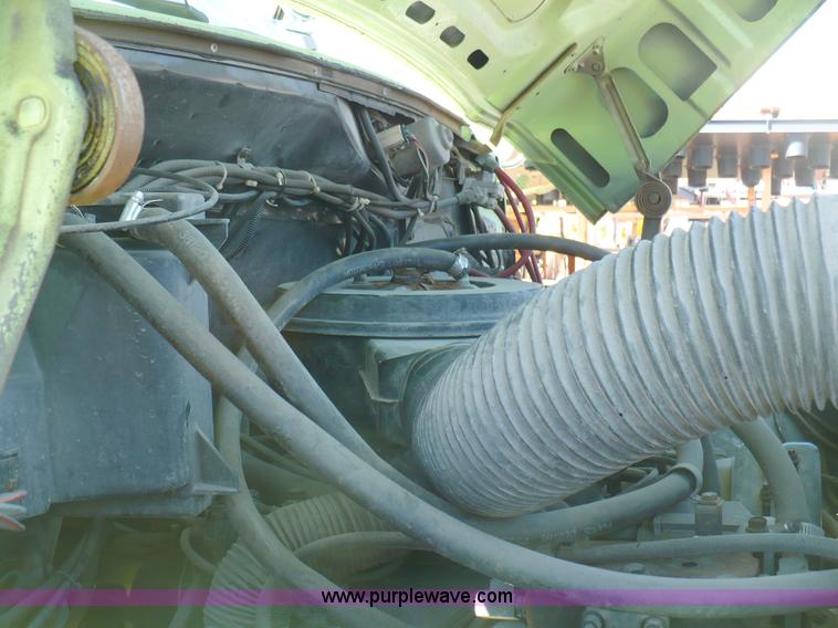 image for item A4871 1985 Ford F800 firetruck