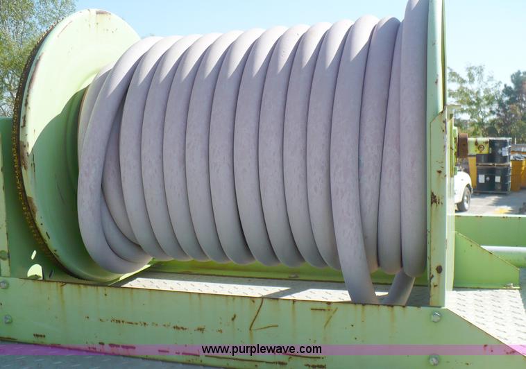 image for item A4871 1985 Ford F800 firetruck