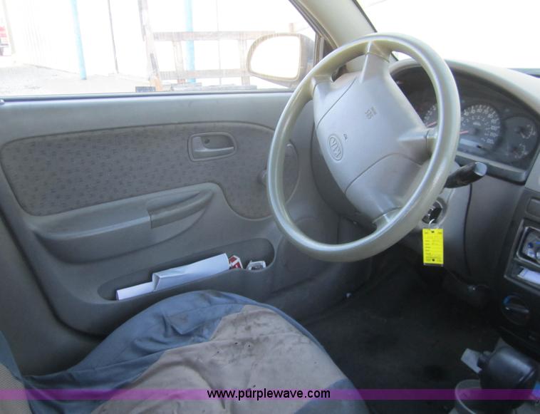 image for item B5526 2003 Kia Rio