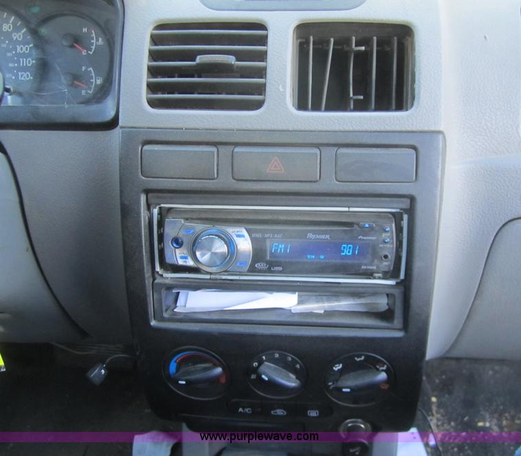 image for item B5526 2003 Kia Rio