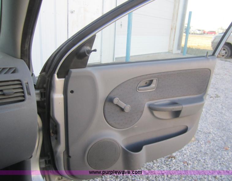 image for item B5526 2003 Kia Rio