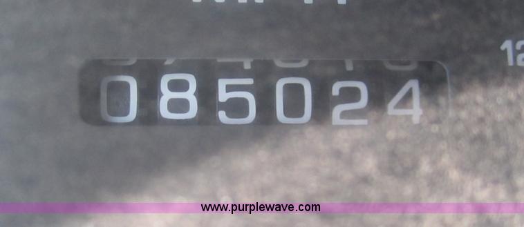 image for item B5527 1997 Nissan pickup truck