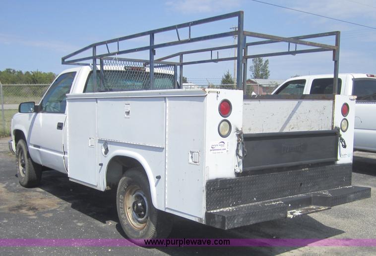 image for item C5012 1999 Chevrolet C2500 pickup truck
