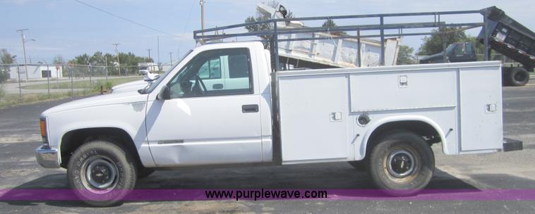 image for item C5012 1999 Chevrolet C2500 pickup truck