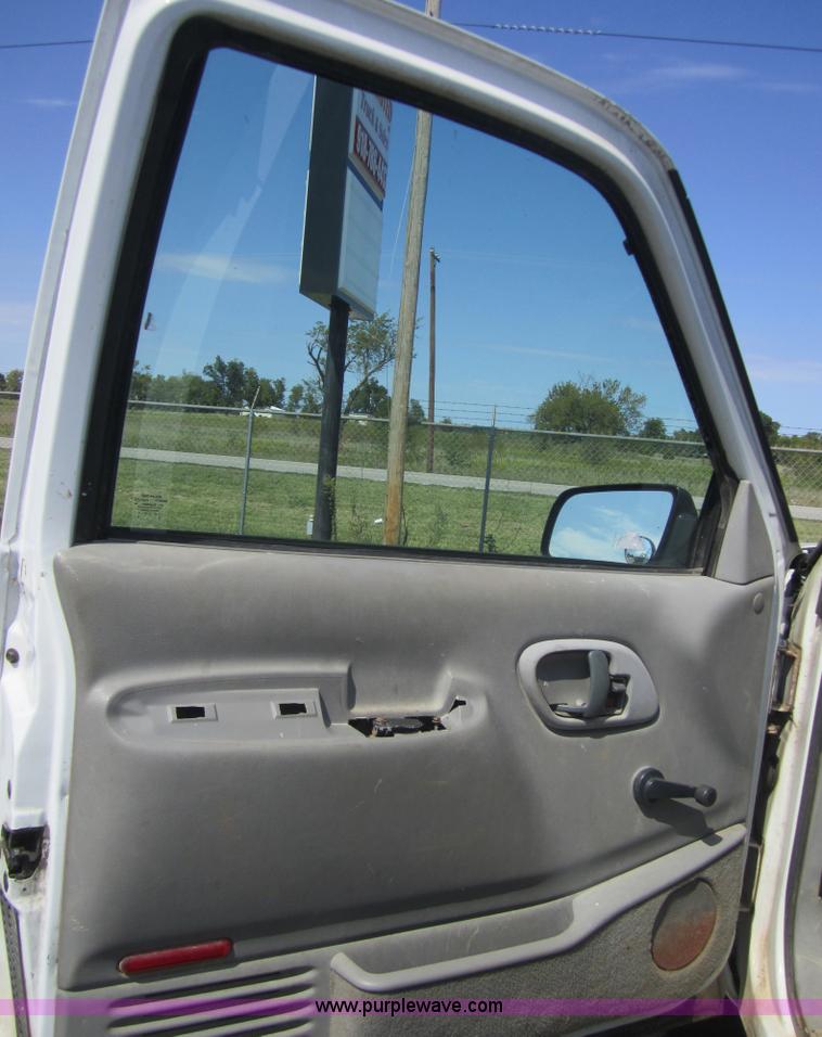 image for item C5012 1999 Chevrolet C2500 pickup truck