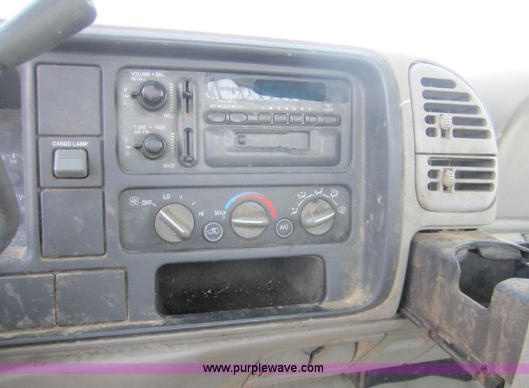 image for item C5012 1999 Chevrolet C2500 pickup truck