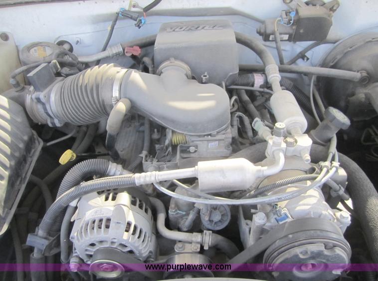 image for item C5012 1999 Chevrolet C2500 pickup truck