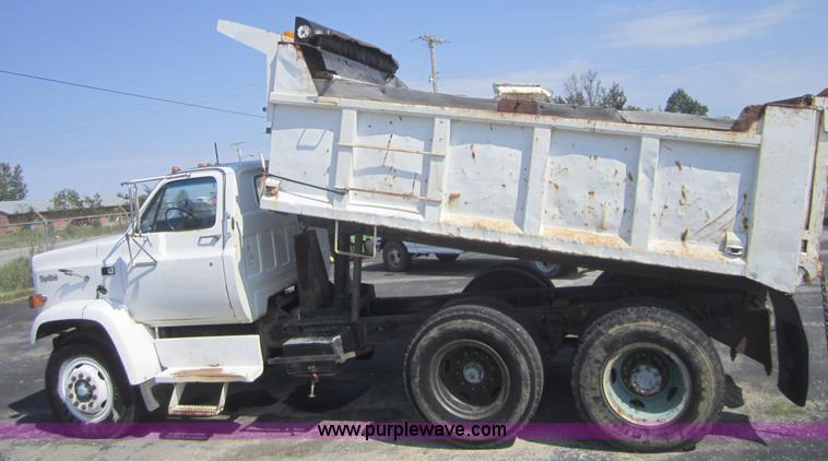 image for item C5013 1989 GMC TopKick 7000 dump truck