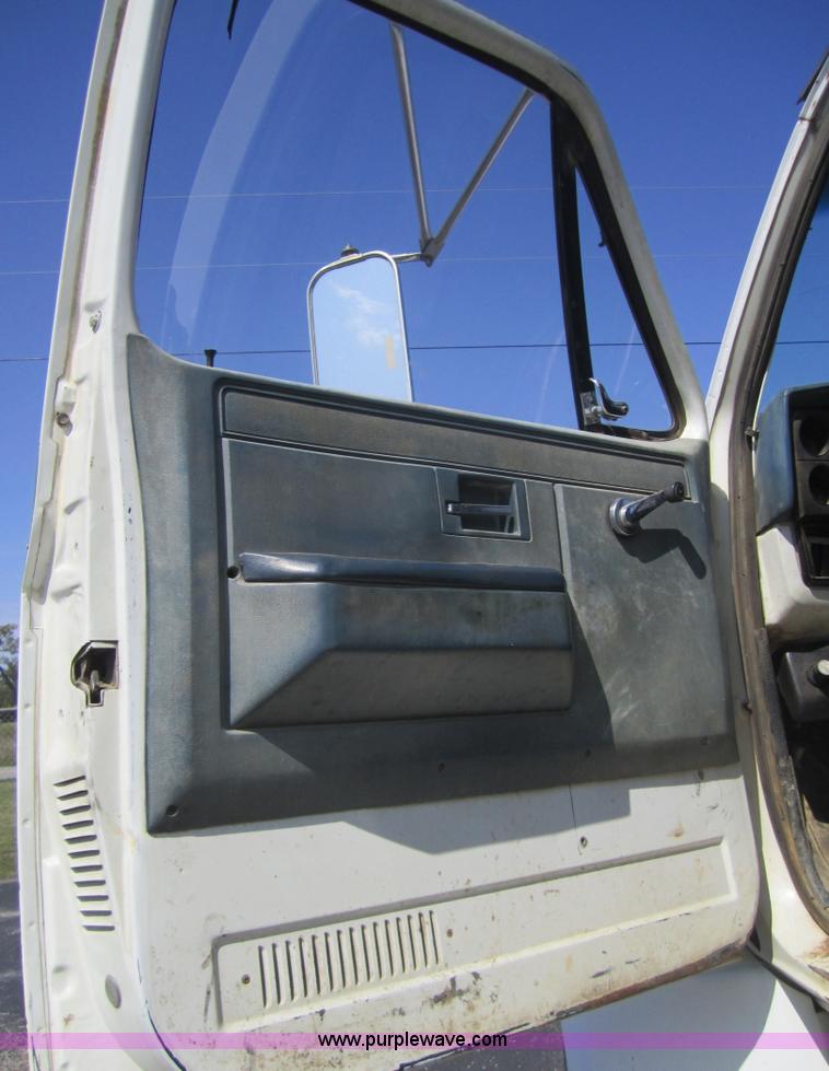 image for item C5013 1989 GMC TopKick 7000 dump truck