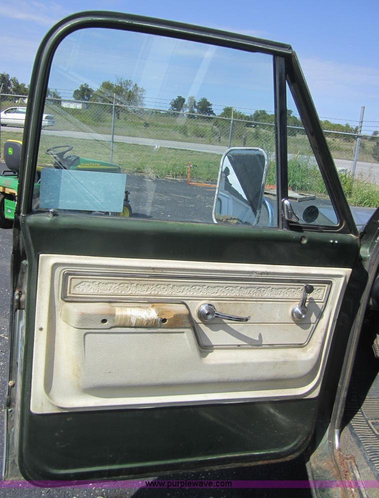 image for item C5015 1972 Chevrolet Cheyenne 10 pickup truck