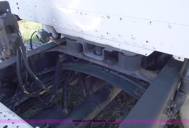 image for item C5618 2000 Freightliner FLD120 semi truck