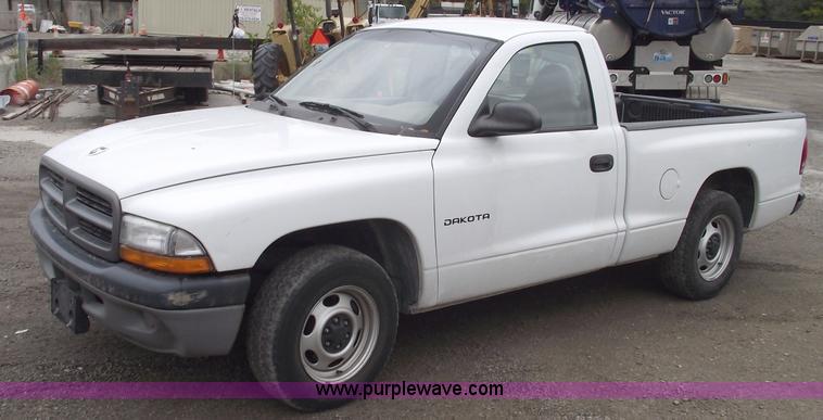 image for item C5664 2001 Dodge Dakota pickup truck