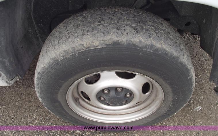 image for item C5664 2001 Dodge Dakota pickup truck