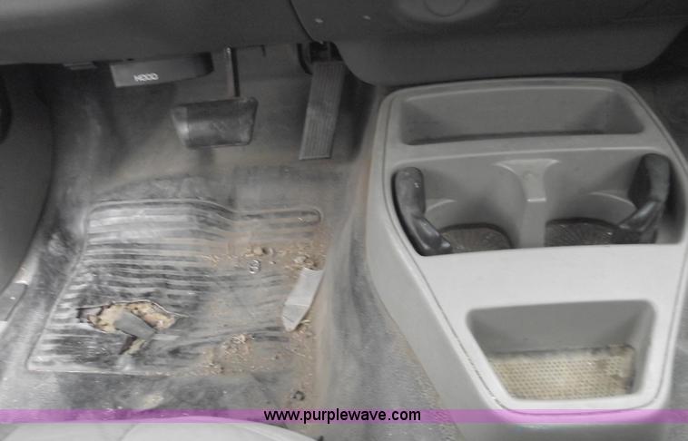 image for item C5664 2001 Dodge Dakota pickup truck